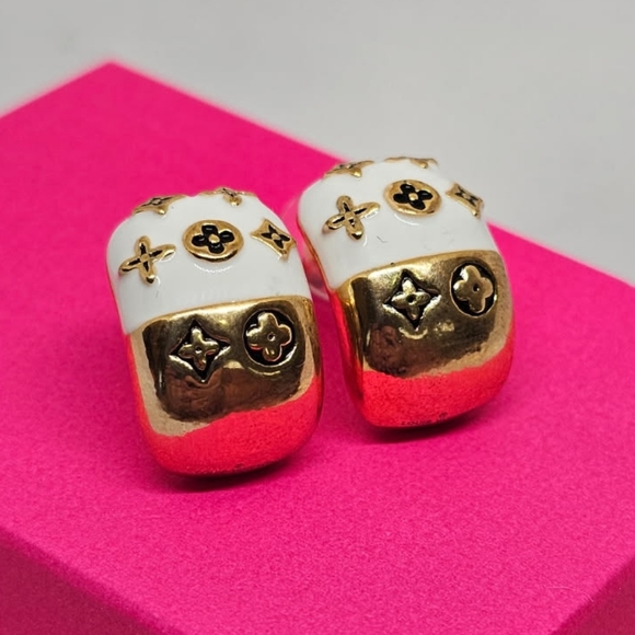 POPULAR PRINT GOLD TONE ENAMEL SEMI HOOP EARRINGS - Picture 3 of 4